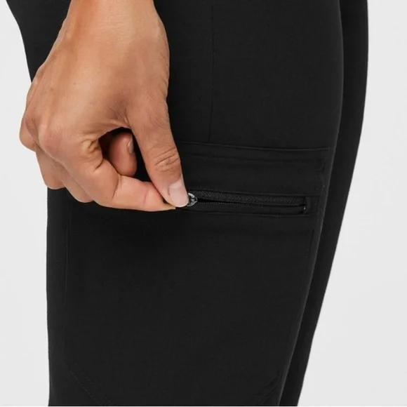 FIGS Zamora Joggers NWOT/EUC! Attention medical professionals ❤️ - Picture 3 of 6